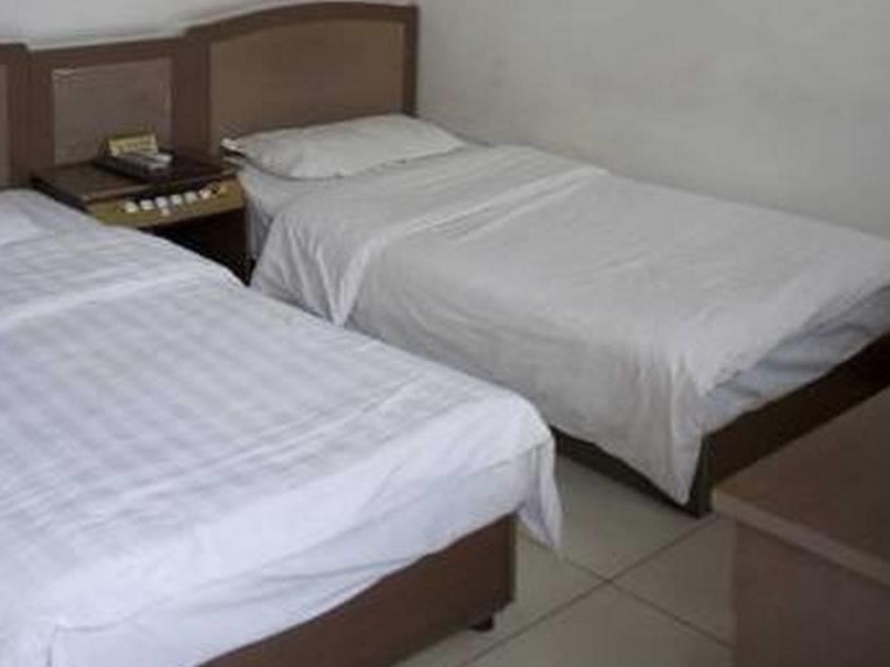 Three Legged Frog Hostel Пекин Экстерьер фото