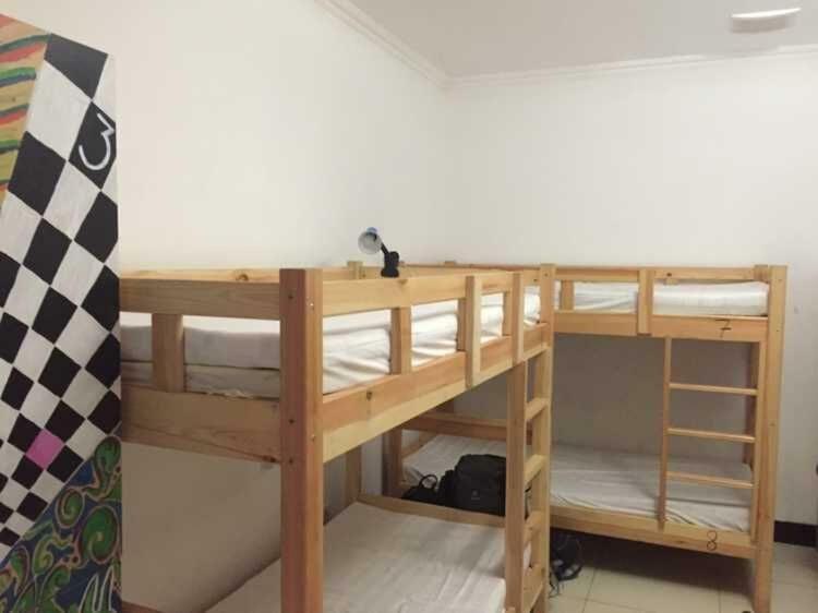 Three Legged Frog Hostel Пекин Экстерьер фото