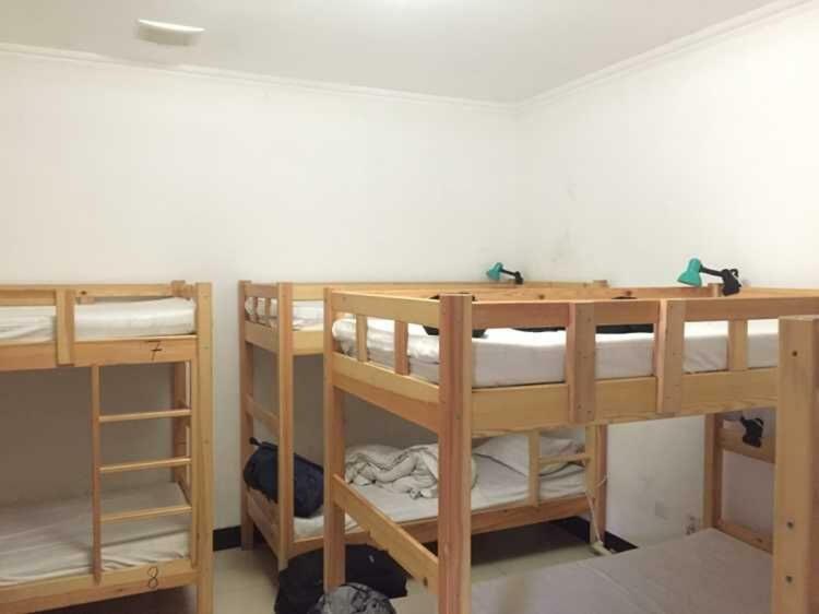 Three Legged Frog Hostel Пекин Экстерьер фото